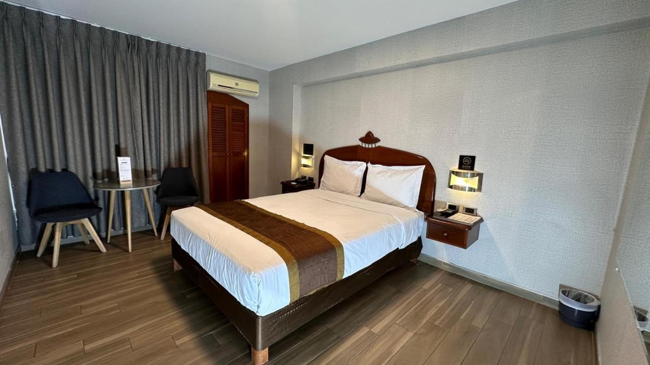 Serenzza Hotel Lima Exterior photo